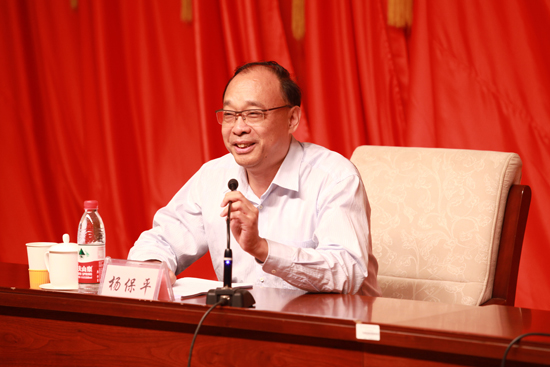 中组部老干部局副局长杨保平为北京高校离退休