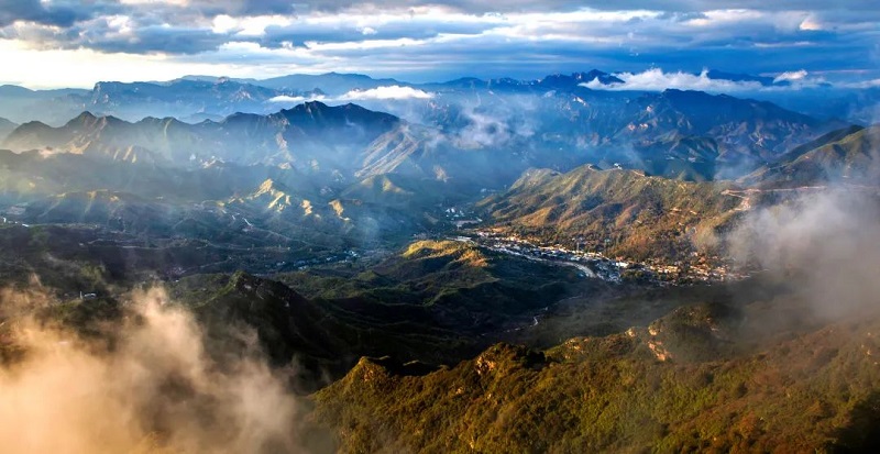 登猫儿山览壮美山川