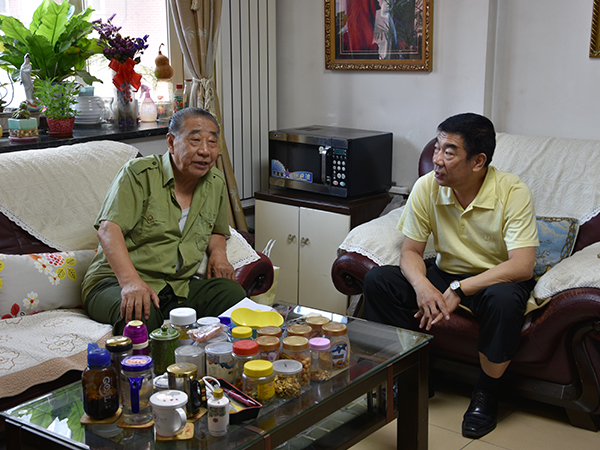 "党的生日即将来临之际,北京市监狱管理局党委书记,局长林兆波同志